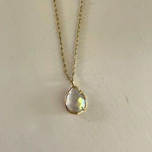 Kendra Scott necklace